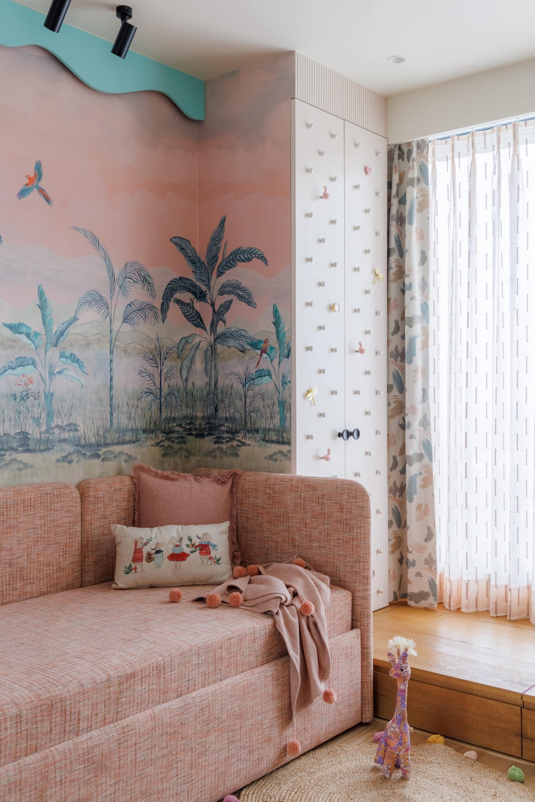 024_61 shades of joy_SS Story