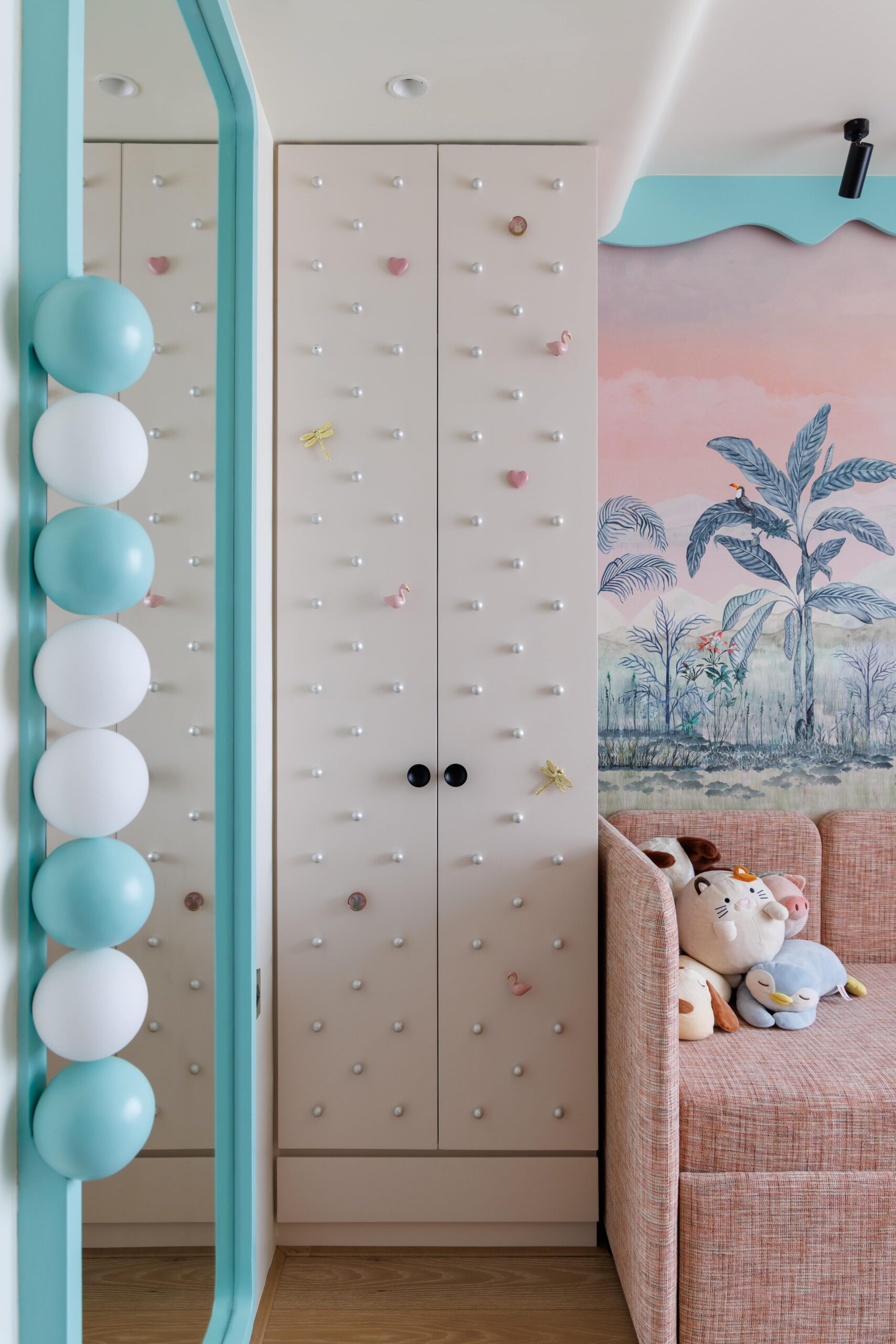 025_61 shades of joy_SS Story